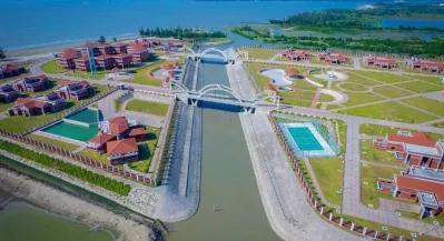 কর্ণফুলী টানেলের আনোয়ারা প্রান্তে সাত তারকা মানের অতিথিশালা।