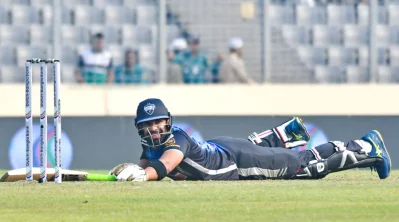 রানআউটের শঙ্কা এড়িয়ে রংপুর সম্মানজনক স্টোর এনে দিয়েছিলেন ইফতিখার আহমেদ। ছবি: দেশ রূপান্তর