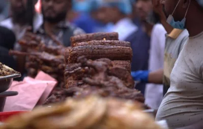 চাহিদার শীর্ষে সুতি কাবাব
