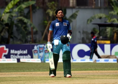সেঞ্চুরি করেছেন এনামুল হক বিজয়। 