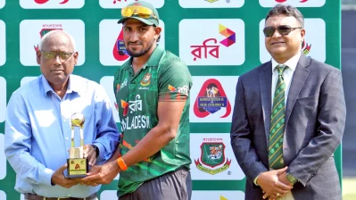২৭ রানে ৩ উইকেট শিকারী খালেদ আহমেদ হন ম্যাচসেরা