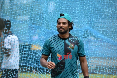 অধিনায়ক নাজমুল হোসেন শান্তর চোখে-মুখে উচ্ছ্বাস। ছবি: মোশারফ ভুবন
