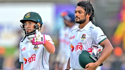 অবিচ্ছিন্ন ২৪৭ রানের জুটি গড়ে দিন শেষে প্যাভিলিয়নে ফিরছেন মুশফিকুর রহিম ও নাজমুল হোসেন শান্ত