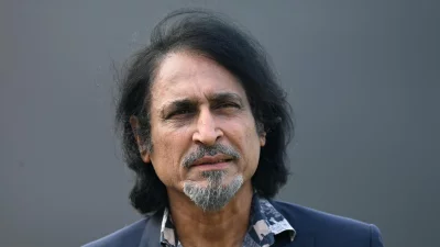চলতি সিরিজে ধারাভাষ্য দিচ্ছেন রমিজ রাজা।