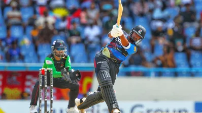 ৩ উইকেট নেয়ার পর ১৮ বলে করেন ২৫