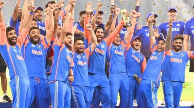 ট্রফি ছাড়াই শিরোপা উদযাপন ভারতীয় দলের। ছবি: এক্স