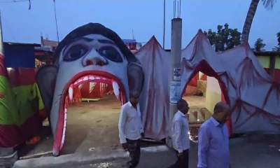 পূজামণ্ডপে প্রবেশ ফটক। ছবি: প্রতিনিধি 