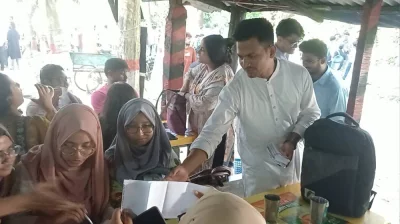 শেষ মুহূর্তের প্রচারণা চলছে। ছবি: প্রতিনিধি 