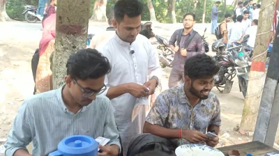 চট্টগ্রাম বিশ্ববিদ্যালয়ের বুদ্ধিজীবী চত্বরের প্রচার প্রচারণার চিত্র। ছবি: প্রতিনিধি
