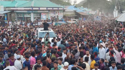  সমাবেশে বক্তব্য রাখছেন বিএনপি নেতা রাজিব। চবি: প্রতিনিধি