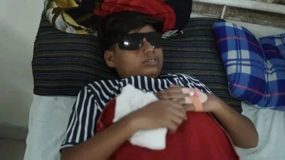 হামিদিয়া হাসপাতালে অপারেশনের পরে ১৪ বছর বয়সী করণ