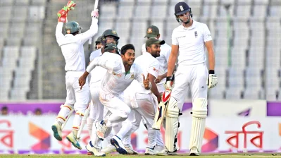 মেহেদী হাসান মিরাজ শেষ উইকেটটা নিলেন। ফাইল ছবি