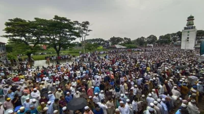 পিরোকপুরে সাঈদী ফাউন্ডেশন এলাকায় মাওলানা দেলাওয়ার হোসাইন সাঈদী জানাজা অনুষ্ঠিত হয়। ছবি: সংগৃহীত