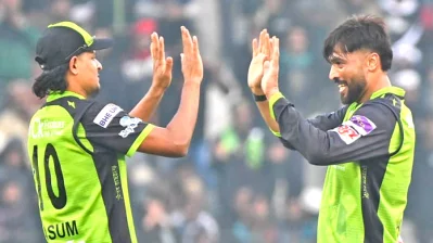 ৪ ওভারে ৩০ রান দিয়ে ২ উইকেট নেন মোহাম্মদ আমির। ছবি- দেশ রূপান্তর