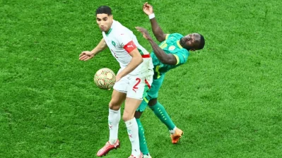 sadio mane and hakimi duel