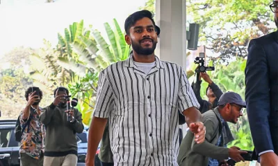 বৈঠকে এসেছেন মেহেদী হাসান মিরাজ। ছবি: দেশ রূপান্তর