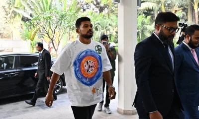 বৈঠকে যোগ দিতে এসেছেন টেস্ট অধিনায়ক নাজমুল হোসেন শান্ত। ছবি: দেশ রূপান্তর
