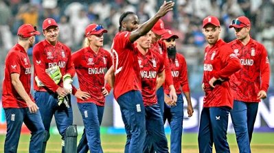 যেনো ঘাম দিয়ে জ্বর ছাড়লো ইংল্যান্ডের