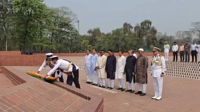 চিফ হুইপের সঙ্গে ছয় হুইপও  বীর শহীদদের প্রতি শ্রদ্ধা জানান। ছবি: প্রতিনিধি 