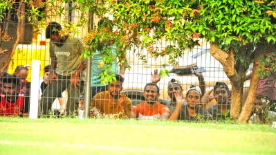 হামজাদের অনুশীলন দেখছেন প্রবাসী বাংলাদেশীরা