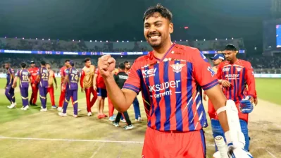 ম্যাচ জিতিয়ে নায়ক মুকুল চৌধুরী