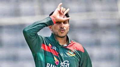 নিউজিল্যান্ড অধিনায়ক টম ল্যাথামকে আউট করার পর সৌম্য সরকারে ট্রেডমার্ক উদযাপন