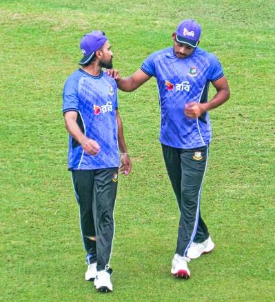 সাদমান ইসলাম চোটে 
