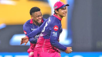 আইপিএল ম্যাচে সূর্যবংশী ও হেটমায়ার। ফাইল ছবি