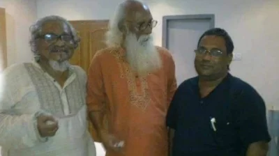 সাহিত্যিক আসাদ চৌধুরী ও কবি নির্মলেন্দু গুণের সঙ্গে কবি ভাস্কর চৌধুরী
