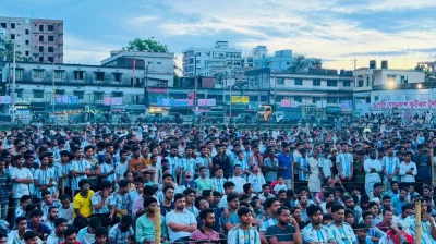 ভোরে চট্টগ্রাম নগরীর দুই নম্বর গেট এলাকার চিত্র। ছবি: প্রতিনিধি 
