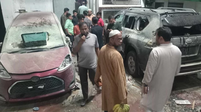 শিক্ষামন্ত্রীর বাড়িতে হামলা-আগুন