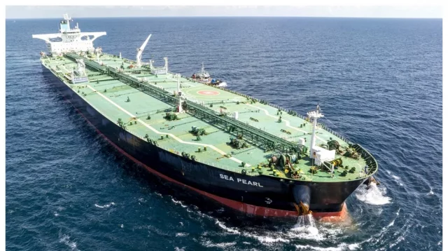 জ্বালানি বাজারে স্বস্তি, তেলের বড় চালান আসছে কাল