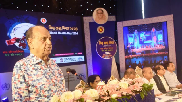 রাজধানীর বঙ্গমাতা শেখ ফজিলাতুন্নেছা মুজিব কনভেনশন হলে আয়োজিত এক আলোচনা সভায় স্বাস্থ্যমন্ত্রী।